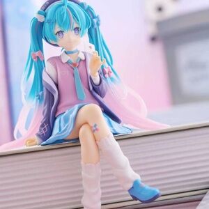 BNIB NOODLE STOPPER FIGURE: HATSUNE MIKU LOVE BLAZER NAVY COLOR